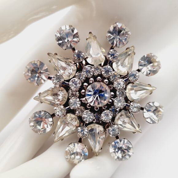 Vintage 1950s Unsigned Wedding Brooch, Riveted Three Dimensional Flower Pin - Picture 2 of 10